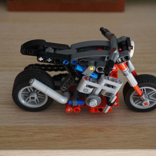 Lego Technic Vintage Cafe Racer Motorcycle like new