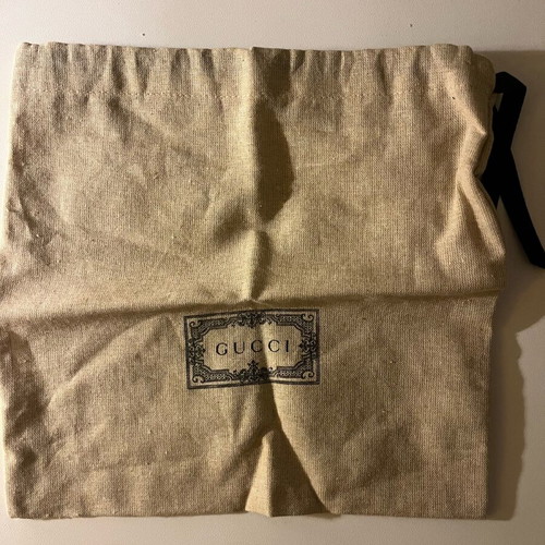 Gucci unisex belt new, authentic with case and pouch