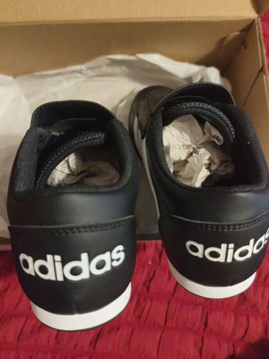 Adidas αθλητικά παπούτσια καινούργια, μέγεθος 36,5, μαύρο και άσπρο