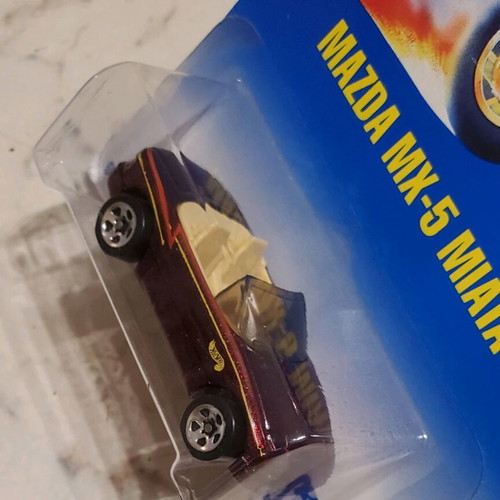 Hot Wheels 1991 Mazda MX-5 Miata sealed