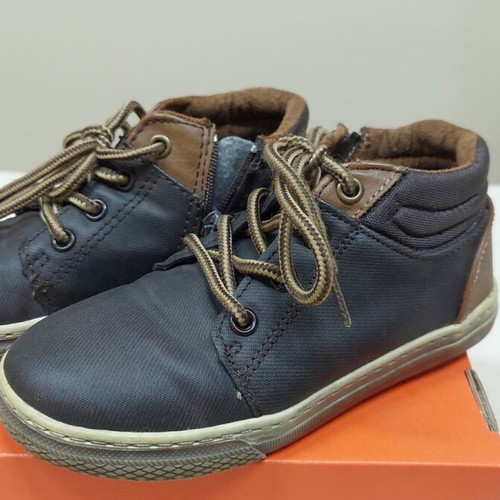 Children's shoes like new, three pairs