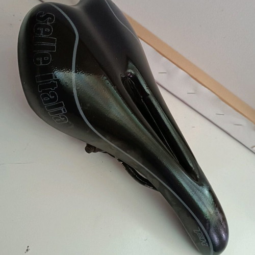 Selle Italia mountain bike saddle lightly used