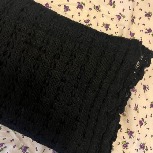 Knitted black scarf like new, very warm