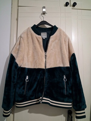 Bench Faux Fur Bomber jacket like new, emerald green and beige