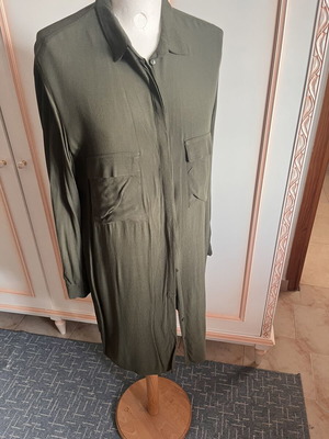 Dress shirt style Bershka green size S like new