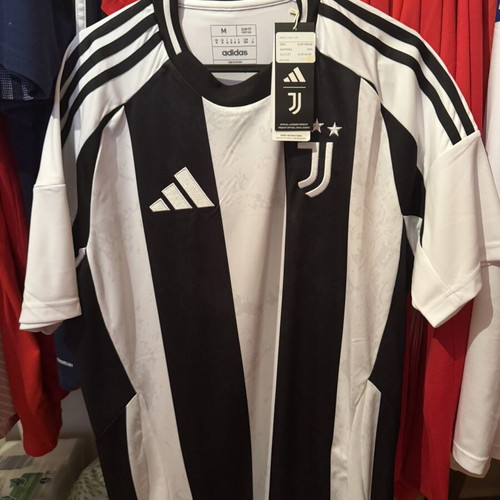 Juventus jersey new with tags