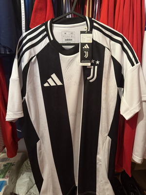 Juventus jersey new with tags