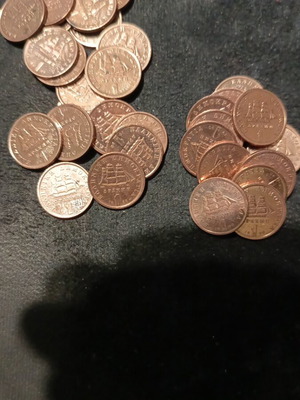 Collection of 32 used 1 drachma coins, Bouboulina 1988 & 1990