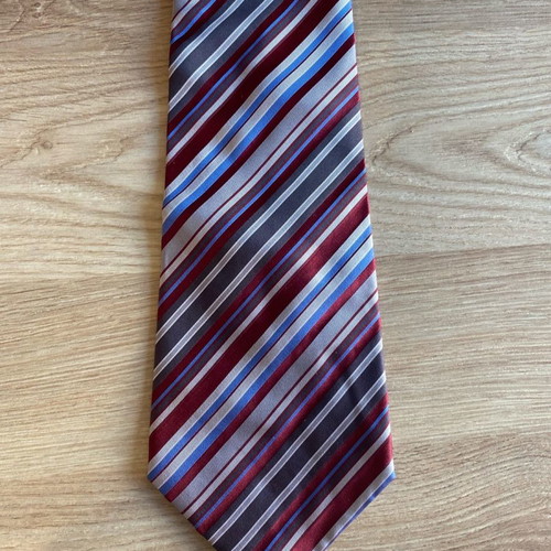 Tie in excellent condition