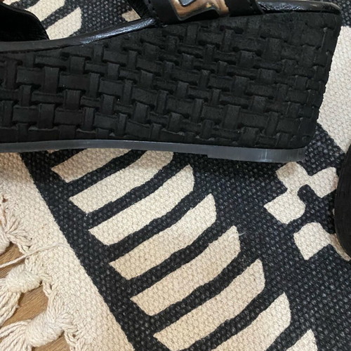 Branded sandals like new, black with gold details, size 37