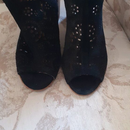 Alpewoman black sandals size 38 like new, 8.5 cm heel