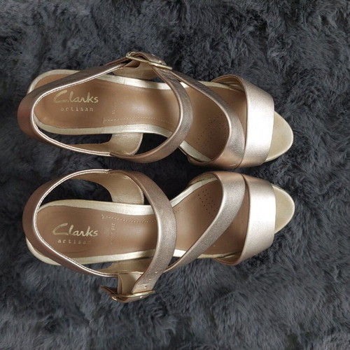Clarks women's Jenness Soothe sandals used, size 38