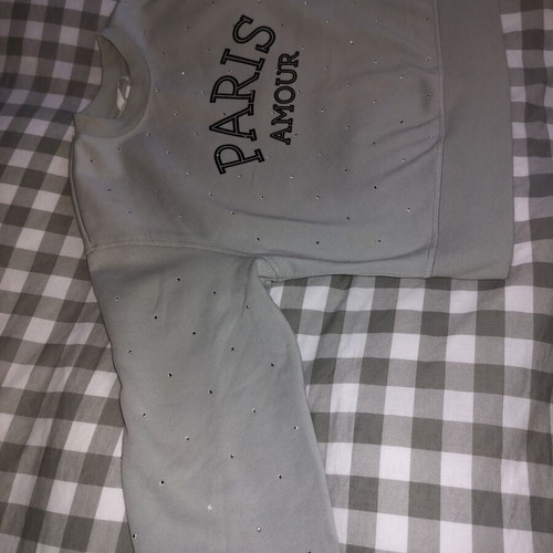 Paris Armour H&M sweatshirt like new, light pistachio color