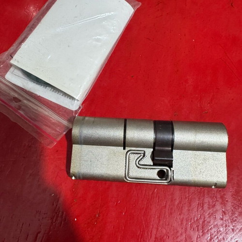 Security lock like new with 3 keys