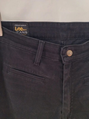 Lee black pants straight fit like new, size 31-33
