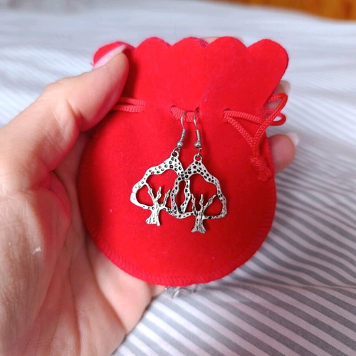 Tree-shaped dangling earrings silver metal like new