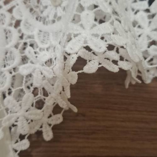 Sam sleeveless blouse with lace and pearls, like new, size 10 years