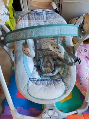 Ingenuity Power Adapt Portable Swing like new