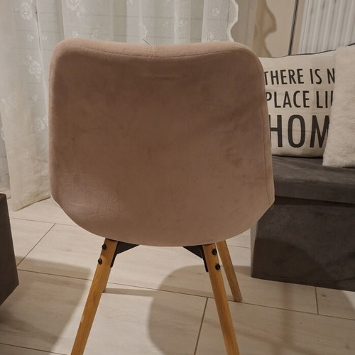 Jusk velvet chair