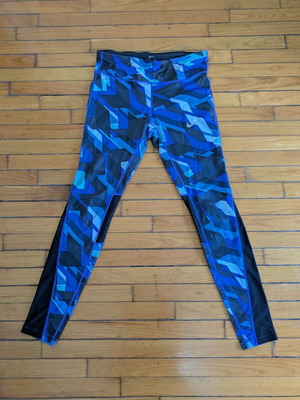 Nike women's sports leggings Dri-Fit size M like new