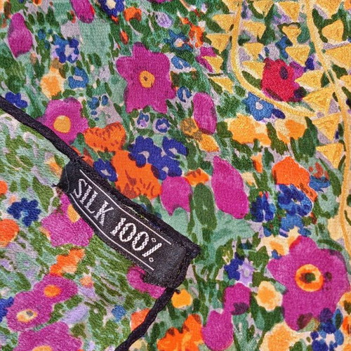 Gustav Klimt The Kiss silk scarf like new, colorful