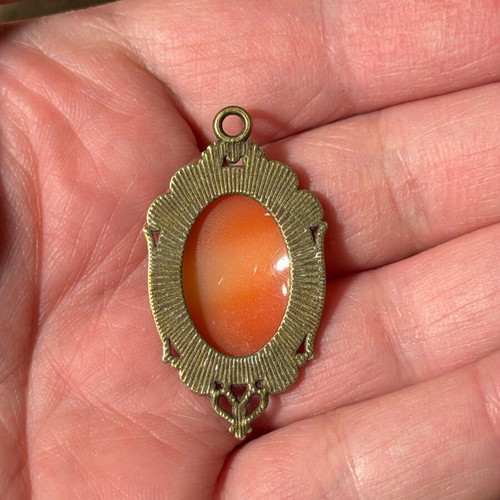 Cameo pendant genuine like new handmade