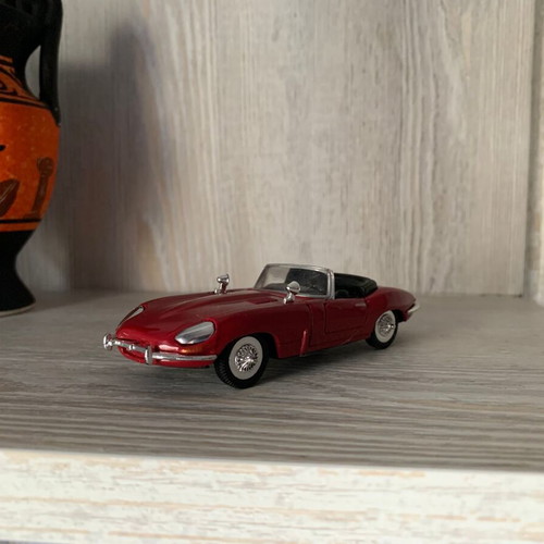 Jaguar E-Type Cabriolet 1961 used metal model