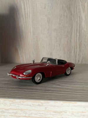 Jaguar E-Type Cabriolet 1961 used metal model