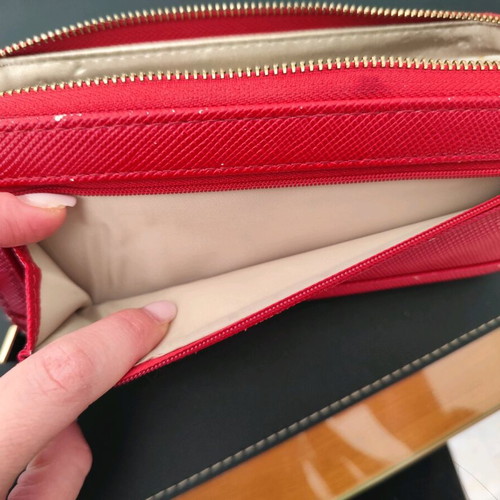 Guess wallet used, red