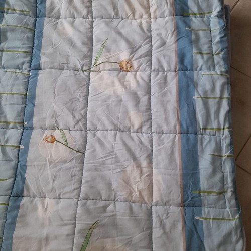Double quilt like new, reversible floral and blue design 2.0x2.10m