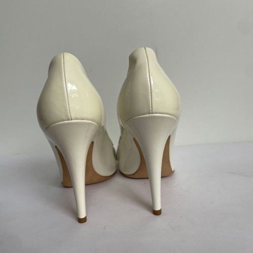 Louis Vuitton leather heels size 40 used, beige