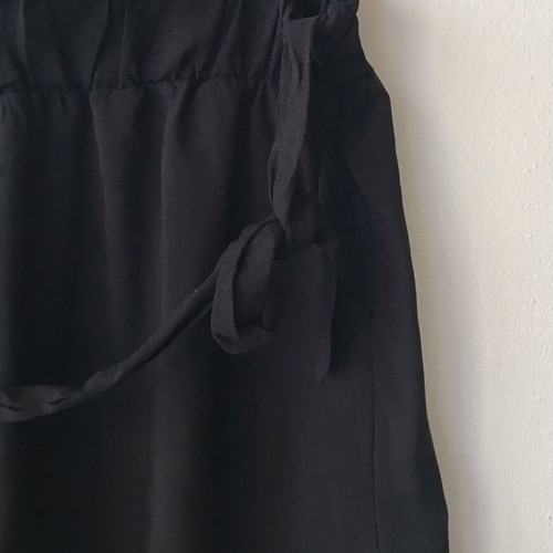 Black shorts with side pockets new, size L