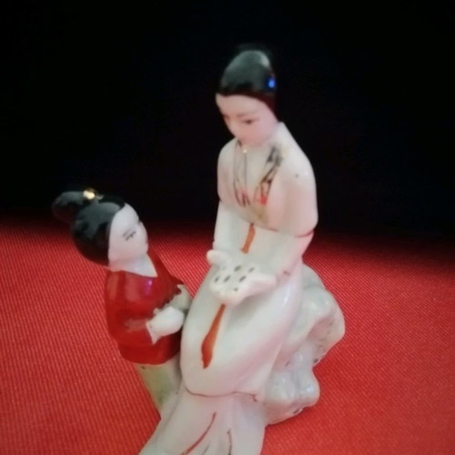 Porcelain figurine Chinese traditional glossy finish like new