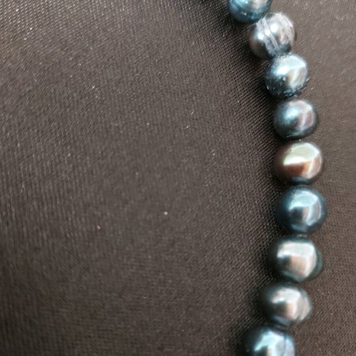 Necklace black genuine pearls new
