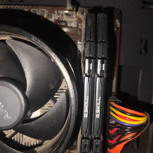 Gaming PC Ryzen 5 3600 GTX 1650 4GB 16GB RAM SSD 970 Evo Plus like new