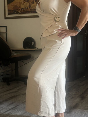 Zara jumpsuit Medium like new, beige with side zipper