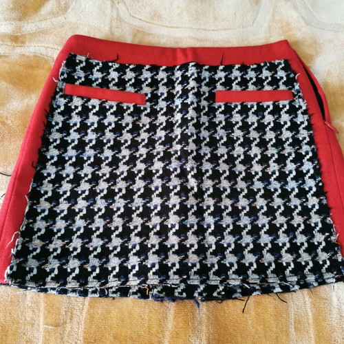 Juicy Couture skirt used, no2, red with lining tear