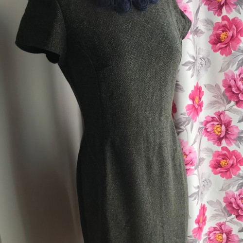 Sisley dress used size M, short-sleeve winter, gray-green color