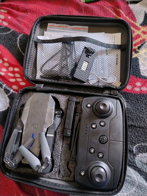 Drone E88 new with two batteries, extra propellers and camera