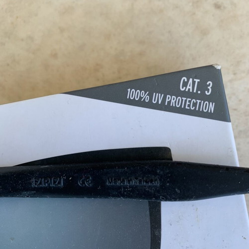 Izipizi sunglasses used, black, lightweight and stylish