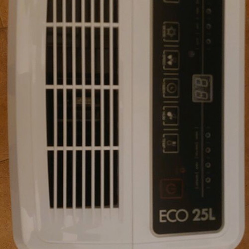 Dehumidifier JuroPro with ionizer like new, new filters