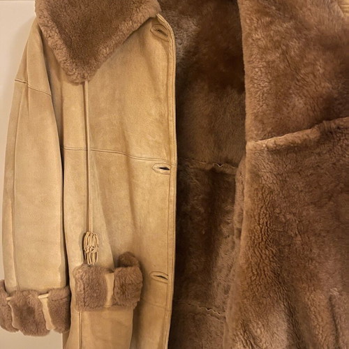 Women's leather coat like new, beige with inner lining