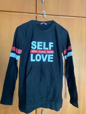 Long-sleeve kids blouse like new, size S, black and red