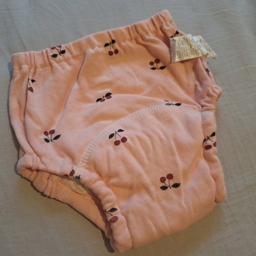 Training Pants New 2-3 Years (100 cm) Cherries