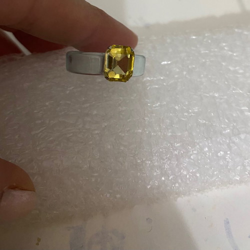 Monopetro plastic ring with yellow stone 18 mm new