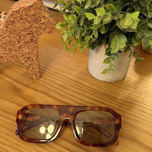 Red Raven Oversized Sunglasses Tortoise Shell Like New