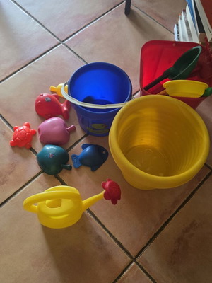 Beach toy set used with buckets, watering can and molds