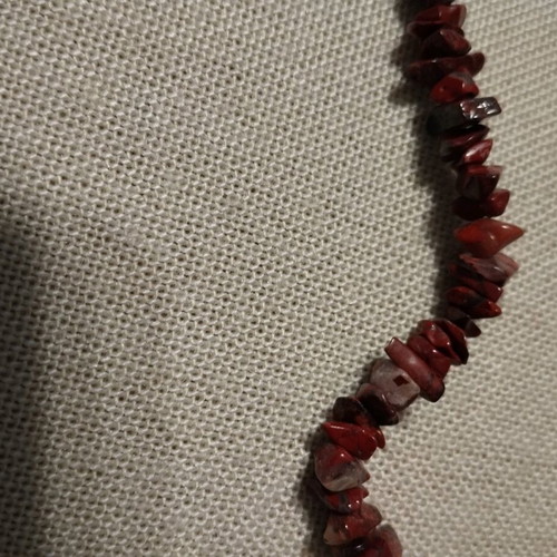 Necklace with semi-precious stones like new, unworn