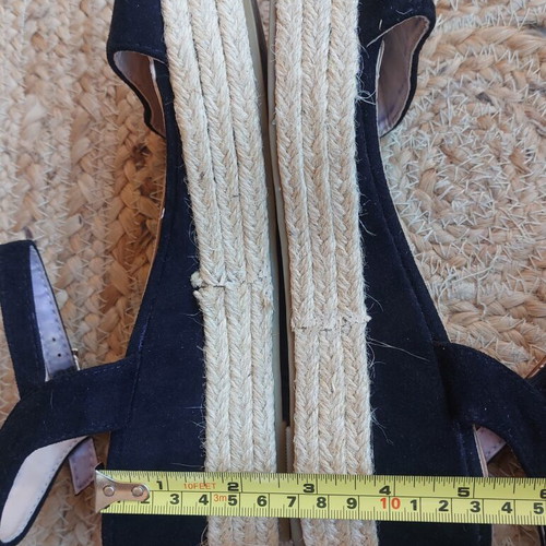 Espadrille-style platform sandals, size 37, black
