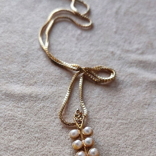 Gold-Plated Steel Necklace with Pearls Like New